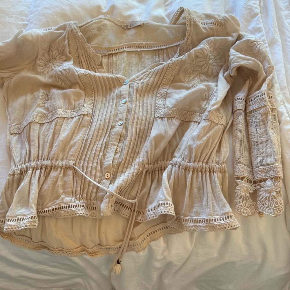 Spell and The Gypsy lace top cream color size small great used condition